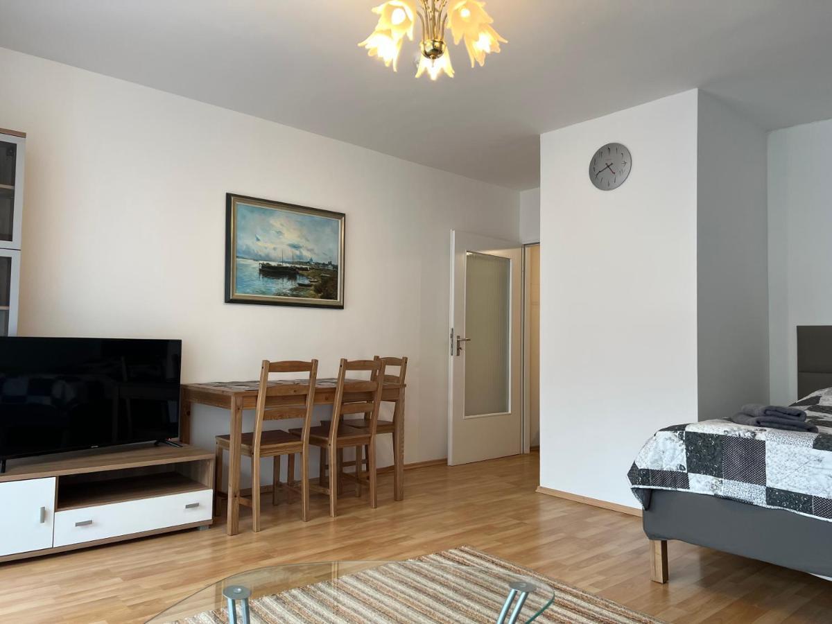 Ferienwohnung Am Koenigsplatz Augsburg Exterior foto